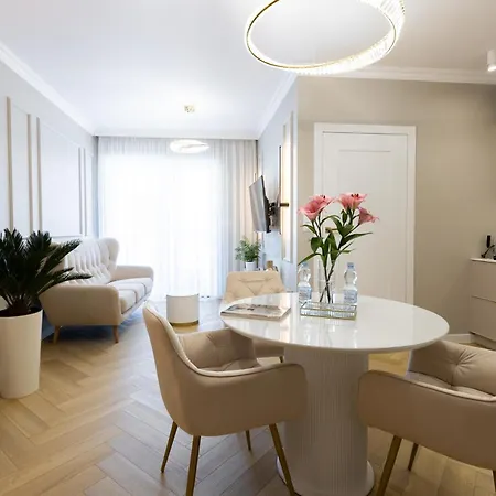 Apartment Gold 24H Parking Piekary Airport Katowice Pyrzowice Διαμέρισμα *